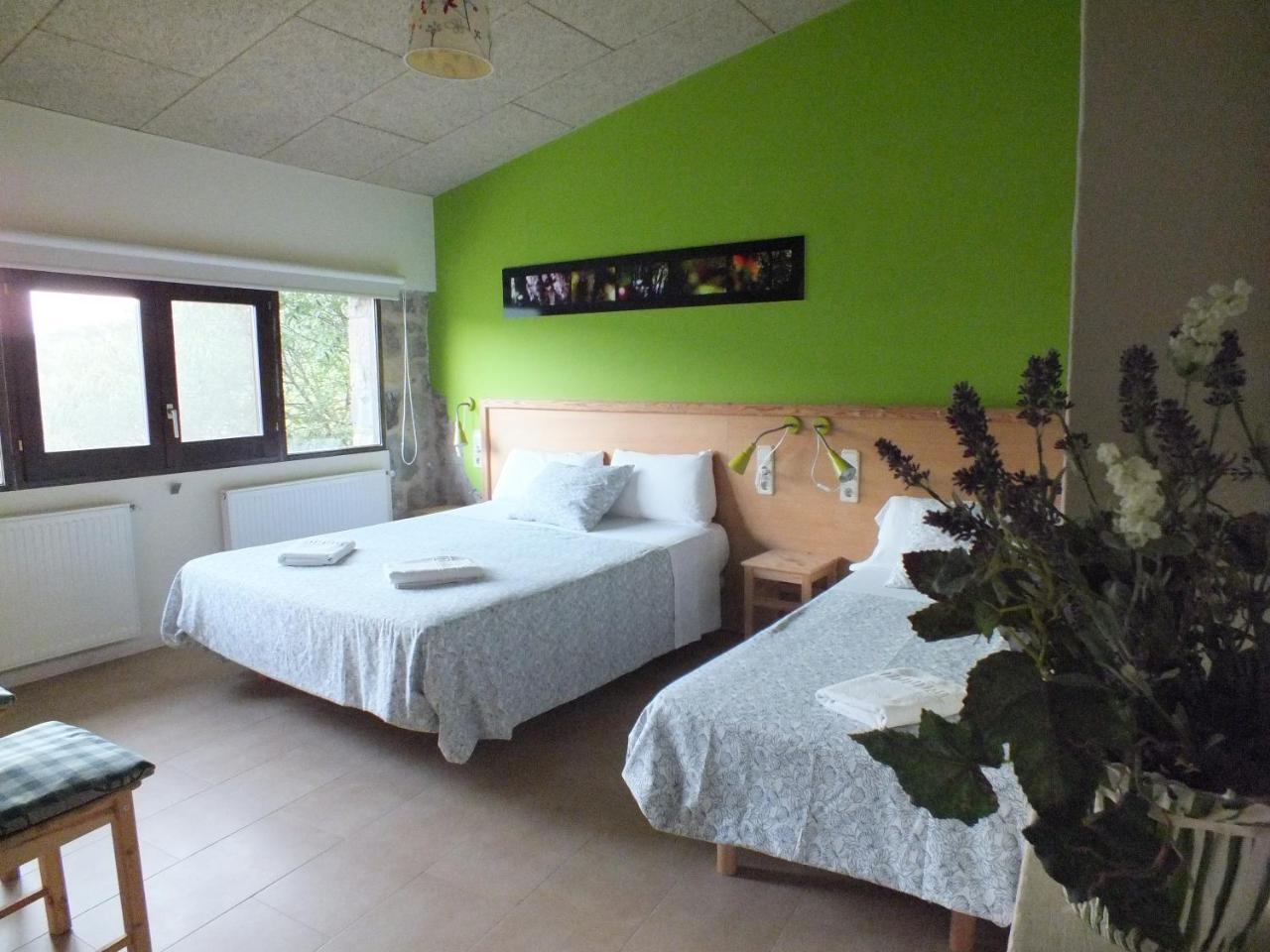 Mas Colom Guest House Sant Joan les Fonts Exterior photo